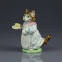 Винтажная английская статуэтка Кошка с кувшином и маслёнкой Beatrix Potter Beswick Mrs Ribby