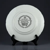 Коллекционная винтажная тарелка Катание на коньках Англия Coalport Dangerous Skating 1977
