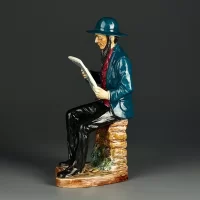 Винтажная английская статуэтка Coalport The News Sheet