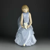 Винтажная фарфоровая статуэтка Девочка с кошкой Кот Испания Lladro NAO 760 Girl Seated With Cat
