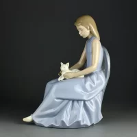 Винтажная фарфоровая статуэтка Девочка с кошкой Кот Испания Lladro NAO 760 Girl Seated With Cat