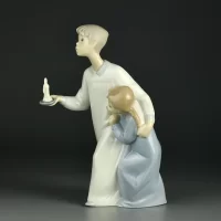 Винтажная фарфоровая статуэтка Испания Мальчик и девочка со свечой Lladro 4874 Boy in Night-Shirt
