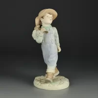 Винтажная фарфоровая статуэтка Мальчик с узелком Четверг Coalport Thursday’s Child Children of the Week Collection