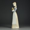 Винтажная фарфоровая статуэтка Девушка с кувшином