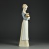 Винтажная фарфоровая статуэтка Девушка с кувшином
