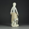 Винтажная фарфоровая статуэтка Испания Девушка с корзинкой и собакой Casades