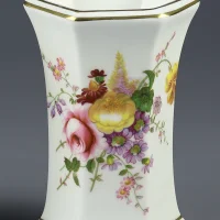 Винтажные английские фарфоровые вазы с цветочным декором Royal Crown Derby Posies