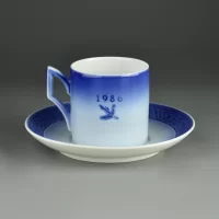 Винтажная фарфоровая кофейная пара Дания Рождество Дети Сани Собака Royal Copenhagen 1986 Christmas Holidays