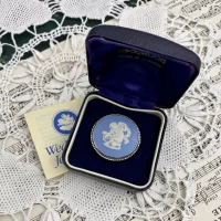 Винтажная английская брошь Веджвуд Josiah Wedgwood & Sons 1987 год Ангел Купидон
