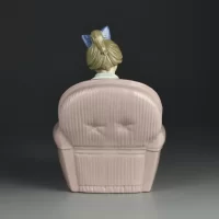 Винтажная фарфоровая статуэтка Девочка с подарком Испания Lladro NAO 1167 Can I Open It