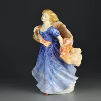 Винтажная фарфоровая статуэтка Англия Royal Doulton 3313 Morning Breeze Дама в синем платье
