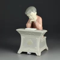 Винтажная фарфоровая статуэтка Мальчик с книгой за партой Испания Lladro NAO 1403 My First Class