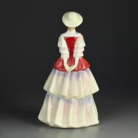 Винтажная фарфоровая статуэтка Дама в шляпке Англия Royal Doulton 3179 Eliza