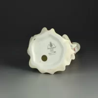 Винтажная фарфоровая статуэтка Дама в шляпке Англия Royal Doulton 3179 Eliza
