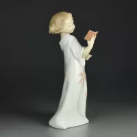 Винтажная фарфоровая статуэтка Испания Девочка с книгой Lladro NAO