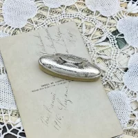 Антикварный английский маникюрный набор Boots Pure Drug Company 1921 год