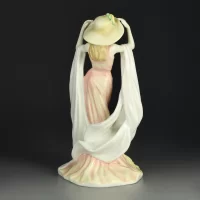 Винтажная фарфоровая статуэтка Англия Royal Doulton 4720 Spring Весна