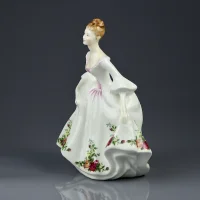 Винтажная фарфоровая статуэтка Дама в платье с розами Англия Royal Doulton HN3221 Country Rose