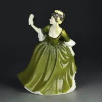 Винтажная фарфоровая статуэтка Дама с веером Англия Royal Doulton 2378 Simone