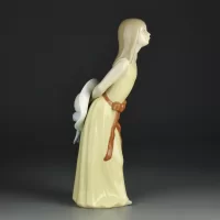 Винтажная фарфоровая статуэтка Испания Девочка с шляпой Lladro 5006 Naughty Girl With Straw Hat