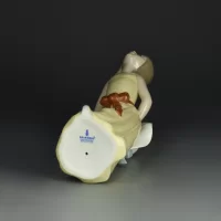 Винтажная фарфоровая статуэтка Испания Девочка с шляпой Lladro 5006 Naughty Girl With Straw Hat