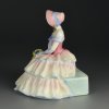 Винтажная фарфоровая статуэтка Дама с цветами Англия Royal Doulton 1731 Daydreams