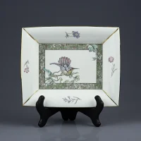 Винтажная английская фарфоровая тарелка Колибри на виноградной лозе Wedgwood Humming Birds