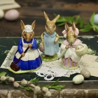 Винтажная статуэтка Крольчиха с метлой Mrs Bunnykins Clean Sweep Royal Doulton