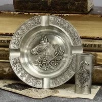 Винтажная оловянная пепельница и футляр для зажигалки Лошадь SKS