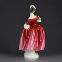 Винтажная фарфоровая статуэтка Дама с маской Маскарад Англия Royal Doulton 2259 Masquerade