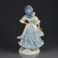Винтажная фарфоровая статуэтка Молочница Котёнок Англия Royal Worcester Old Country Ways The Milkmaid