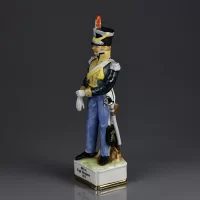 Винтажная фарфоровая статуэтка Военный Офицер Лёгкие драгуны Кавалерия Officer Light Dragoons 1815 Enesco Maruri Masterpiece