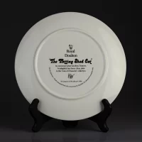 Тарелка винтажная фарфоровая настенная декоративная Кошка Кот Англия Royal Doulton Potting Shed Cat