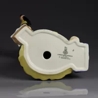 Винтажная фарфоровая статуэтка Рождество Подарки Англия Royal Doulton 2851 Christmas Parcels