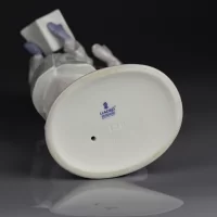 Винтажная фарфоровая статуэтка Рождество Девушка и юноша Lladro 6128 Christmas Melodies