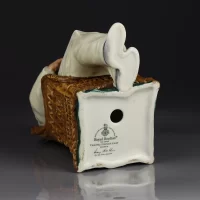 Винтажная фарфоровая статуэтка Англия Royal Doulton 2680 Taking Things Easy