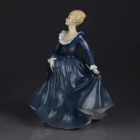 Винтажная фарфоровая статуэтка Англия Девушка Дама Royal Doulton 2334 Fragrance