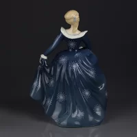 Винтажная фарфоровая статуэтка Англия Девушка Дама Royal Doulton 2334 Fragrance