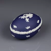 Винтажная английская шкатулка в форме пасхального яйца Веджвуд Wedgwood Купидон