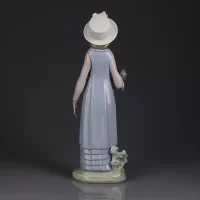 Статуэтка винтажная фарфоровая Девочка с куклой Lladro 5045 Belinda with her Doll