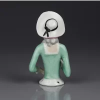 Винтажная фарфоровая куколка Германия Дама в шляпе с чёрным бантом Half Doll