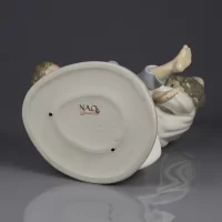 Винтажная фарфоровая статуэтка Мальчики Бой подушками Lladro NAO Children Playing