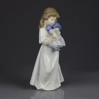 Винтажная фарфоровая статуэтка Девочка с куклой Lladro NAO We're Sleepy