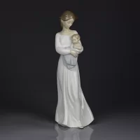 Винтажная фарфоровая статуэтка Мама с младенцем Lladro NAO 1674 My Dearest Boy