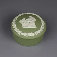 Винтажная английская шкатулка Купидон Оракул Веджвуд Wedgwood Green Jasperware Cupid as Oracle