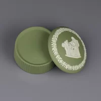 Винтажная английская шкатулка Купидон Оракул Веджвуд Wedgwood Green Jasperware Cupid as Oracle