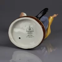 Винтажная фарфоровая статуэтка Клоун Англия Royal Doulton 2890 Clown
