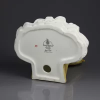 Винтажная английская фарфоровая статуэтка Дама в кресле со шляпкой Royal Doulton 3273 Annabel