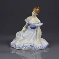 Винтажная английская фарфоровая статуэтка Дама с книгой Royal Doulton 2788 Marjorie