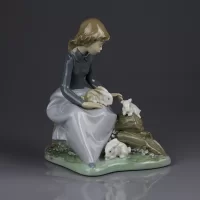Винтажная фарфоровая статуэтка Девочка с кроликами Lladro 1026 Girl With Rabbits
